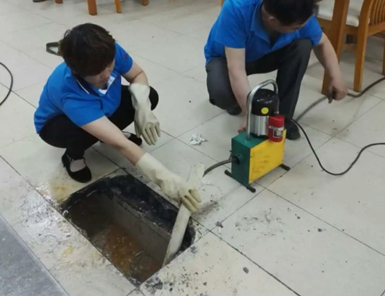 疏通工厂排水管道